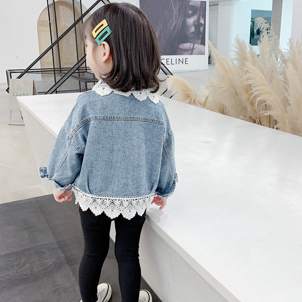 Μοντέρνο παιδικό τζιν μπουφάν με δαντέλα και κουμπιά