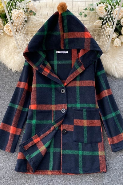 Palton de damă în carouri cu glugă și puf