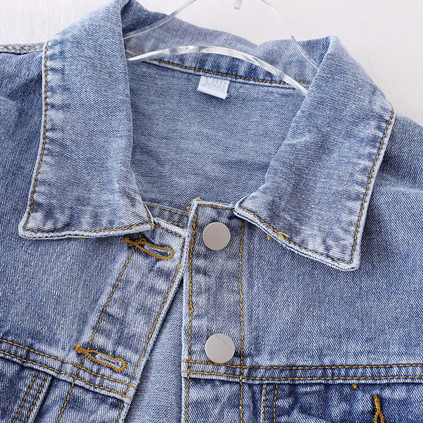 Jacheta casual de dama din denim cu nasturi si buzunare in albastru si negru