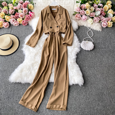 Moodne naiste komplekt kombinesoonist ja jakist