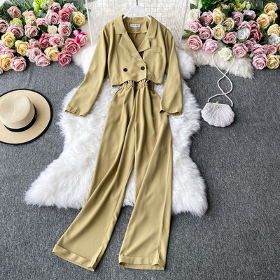 Moodne naiste komplekt kombinesoonist ja jakist