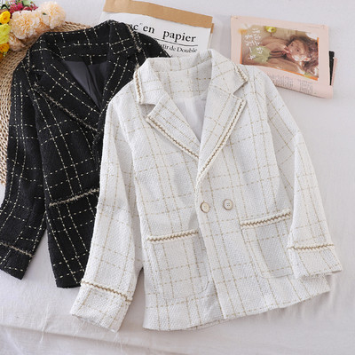 Дамско модерно сако с дълъг ръкав и джобове в бял и черен цвят