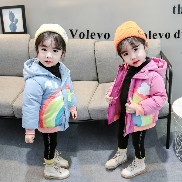 Χειμερινό παιδικό μπουφάν για κορίτσια με κουκούλα και έγχρωμη εκτύπωση