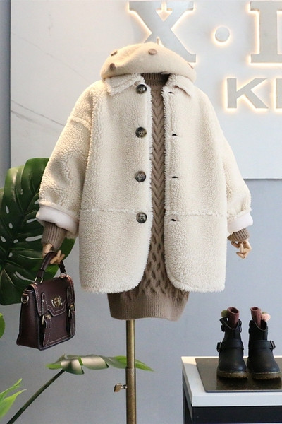 Κομψό παιδικό παλτό για κορίτσια με κλασικό κολάρο και κουμπιά