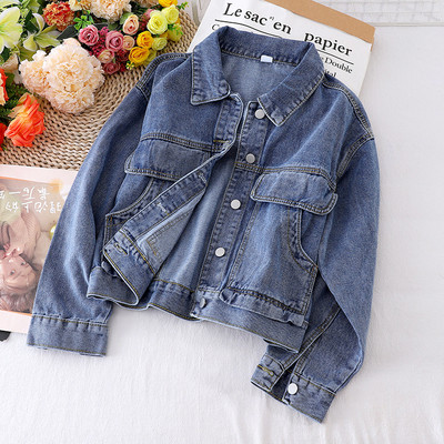 Geaca de dama din denim cu buzunare si nasturi