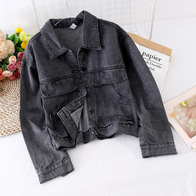 Geaca de dama din denim cu buzunare si nasturi