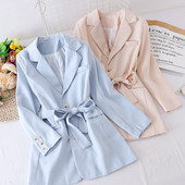 Стилно дамско палто с колан на талията и джобове