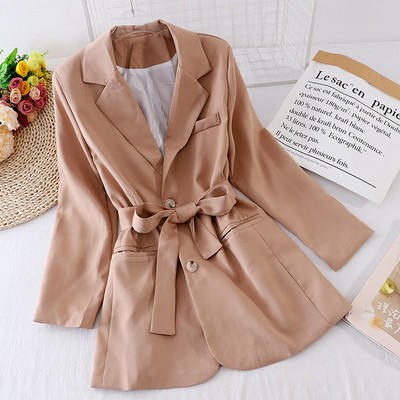 Стилно дамско палто с колан на талията и джобове