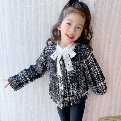 Κομψό παιδικό μπουφάν για κορίτσια με οβάλ ντεκολτέ