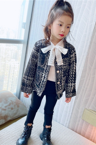 Κομψό παιδικό μπουφάν για κορίτσια με οβάλ ντεκολτέ