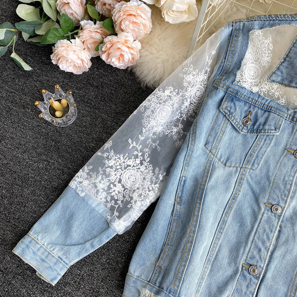 Praegune naiste teksajakk pitsi ja taskutega