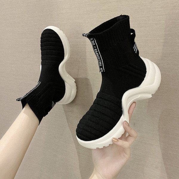 Γυναικεία αθλητικά παπούτσια σε μορφή  κάλτσας