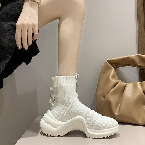 Γυναικεία αθλητικά παπούτσια σε μορφή  κάλτσας