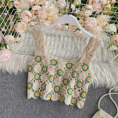 Γυναικείο μοντέρνο πλεκτό αμάνικο με λουλουδάτο μοτίβο