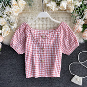 Rövid ujjú, gyöngygombos női ing