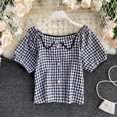 Rövid ujjú, gyöngygombos női ing