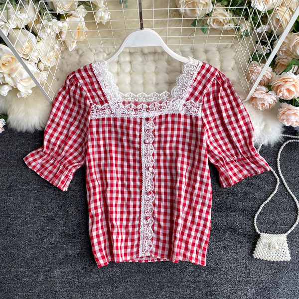 Ruuduline naiste särk kandilise kaelusega ja pitselementidega