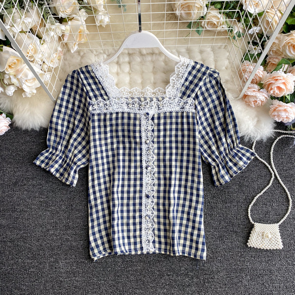 Ruuduline naiste särk kandilise kaelusega ja pitselementidega