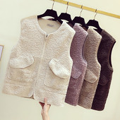 Női pehelymellény cipzárral és zsebekkel