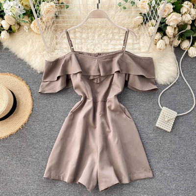 Μοντέρνες γυναικείες ολόσωμες φόρμες με μανίκια και τιραντάκια