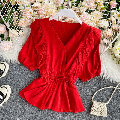 Κομψό γυναικείο πουκάμισο με λαιμόκοψη και κορδόνια