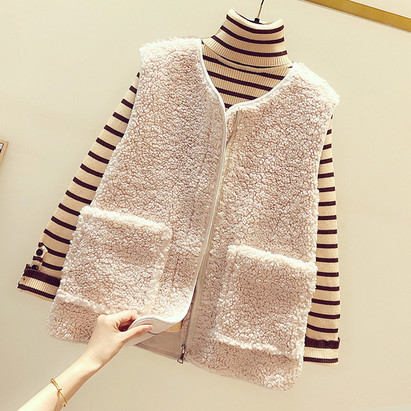 Sieviešu dūnu veste ar kabatām un rāvējslēdzēju