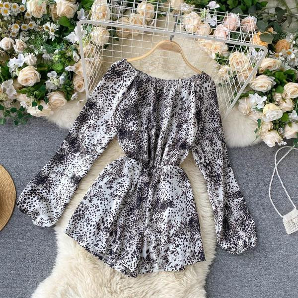 Moodne naiste kombinesoon leopardimustriga