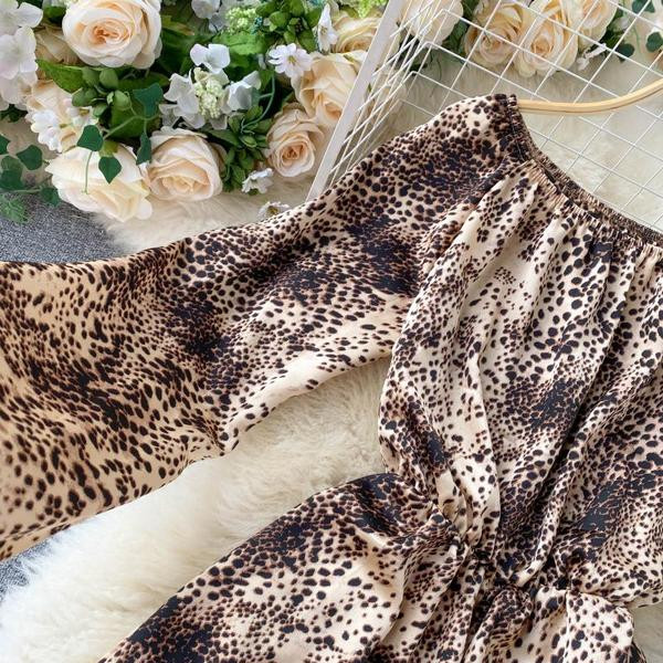 Moodne naiste kombinesoon leopardimustriga