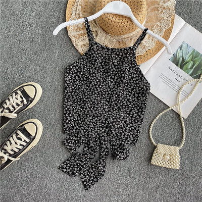 Vékony pántokkal, virágmintás női napi felső