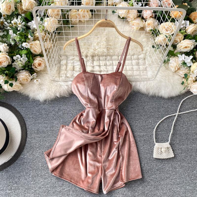 Γυναικεία σαλοπέτα βελούδου με λεπτές τιράντες