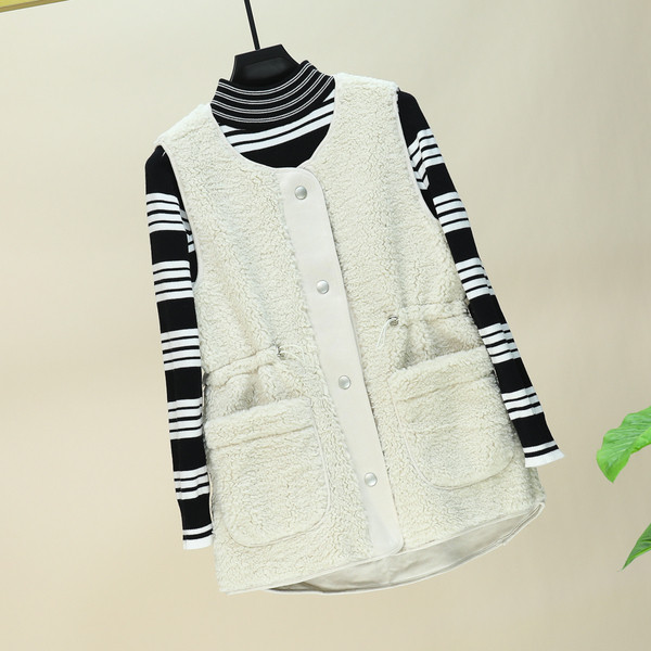 Vestă de pluș de damă cu buzunare și nasturi