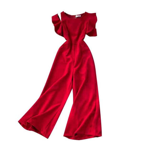 Moderns sieviešu kombinezons ar izgrieztu daļu