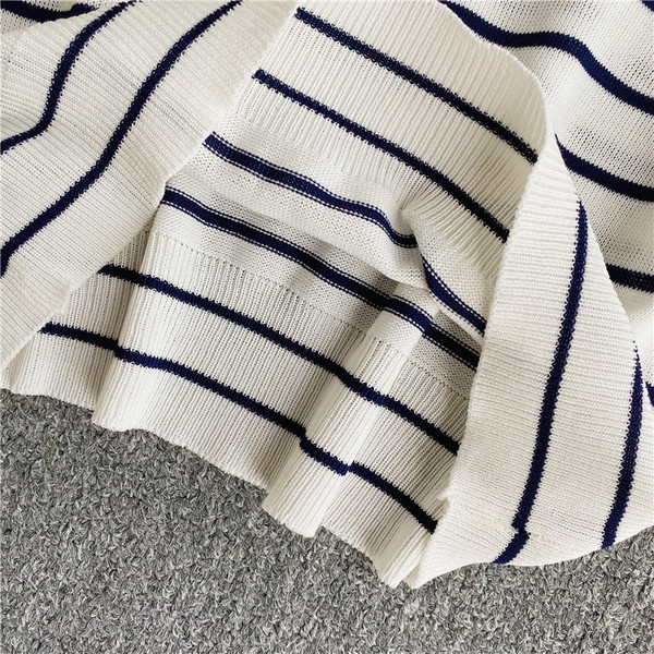 Sieviešu ikdienišķa bikses ar špica kakla izgriezumu