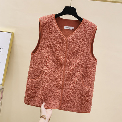 Taskute ja lukuga naiste sulevest mitmes värvitoonis