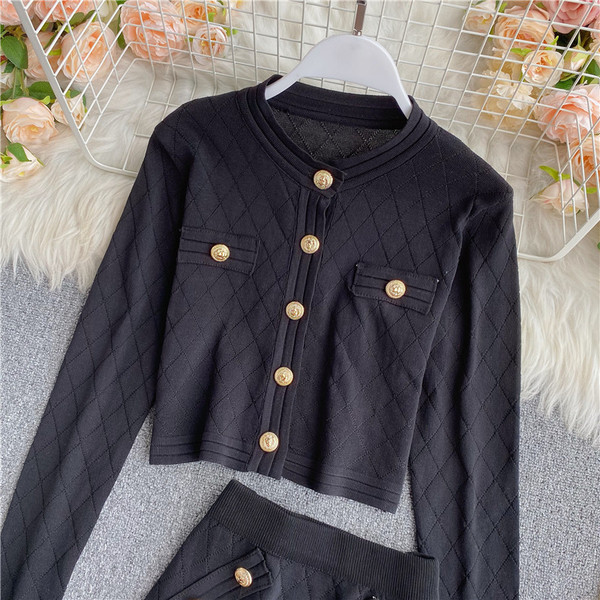 Sieviešu mūsdienīgs svārku un vestes komplekts