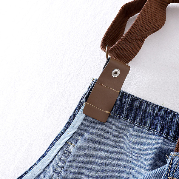 Ležerni traper kombinezon s džepovima