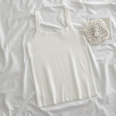 Lihtne ovaalse kaelusega naiste vabaaja mudel