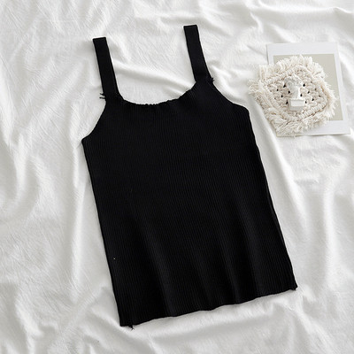 Lihtne ovaalse kaelusega naiste vabaaja mudel