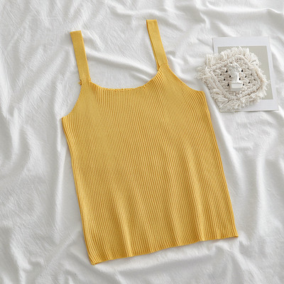 Lihtne ovaalse kaelusega naiste vabaaja mudel