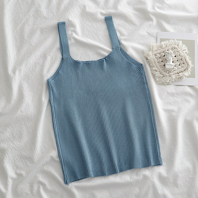 Lihtne ovaalse kaelusega naiste vabaaja mudel