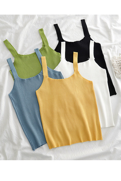 Lihtne ovaalse kaelusega naiste vabaaja mudel