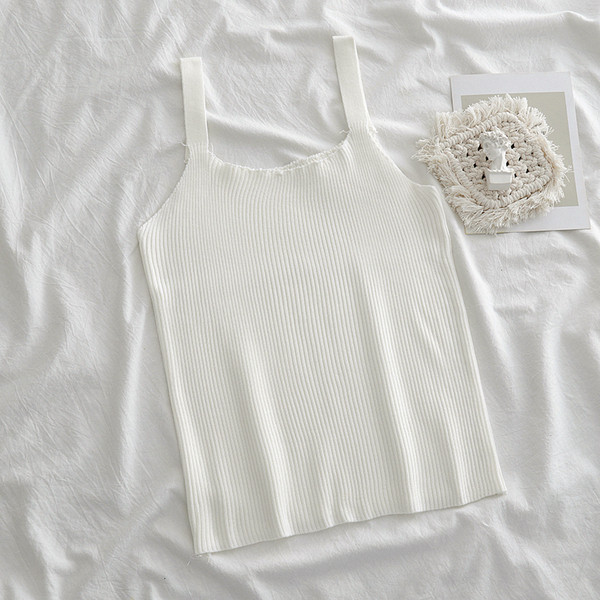 Lihtne ovaalse kaelusega naiste vabaaja mudel