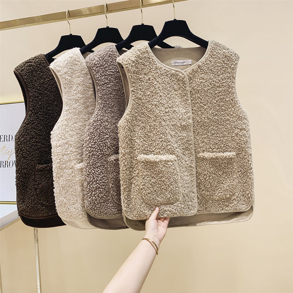 Női pehelymellény zsebekkel, négy színben