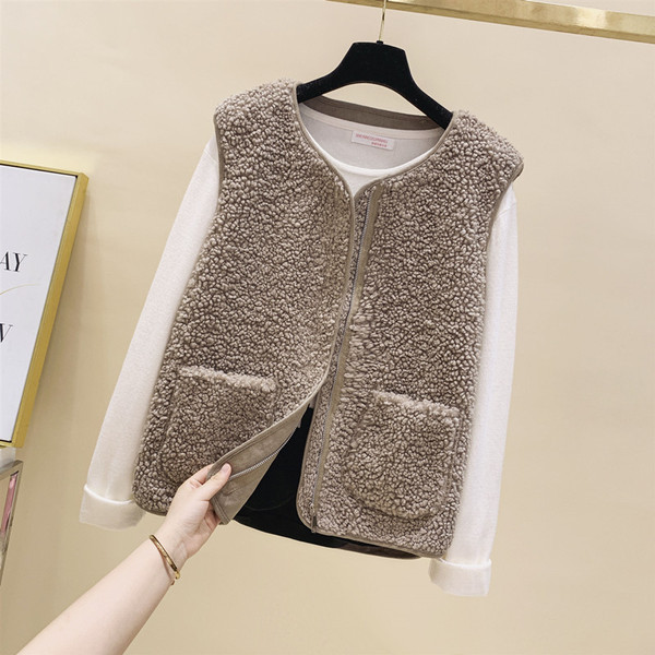 Női pehelymellény zsebekkel, négy színben