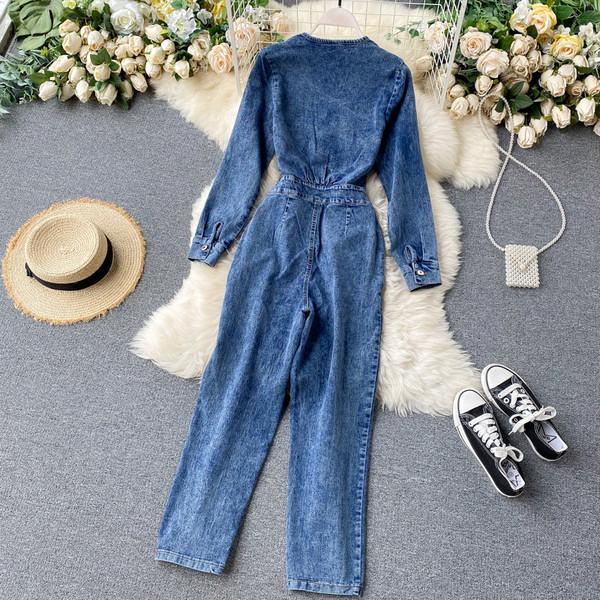 Női farmer overall, spitz nyakkivágással