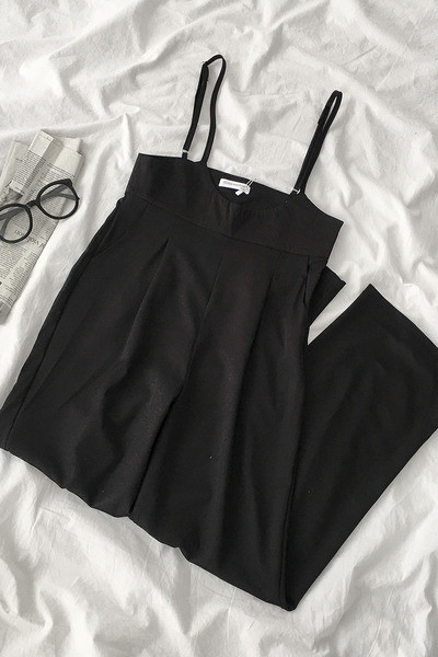 Salopeta de dama neagra cu bretele subtiri