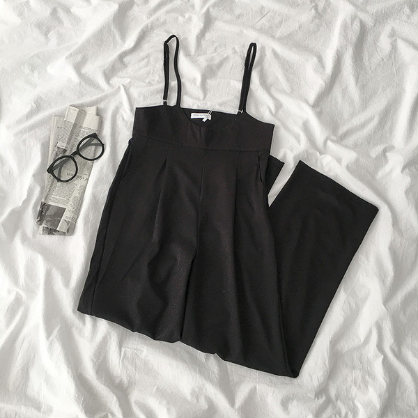Salopeta de dama neagra cu bretele subtiri