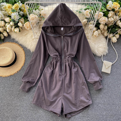 Sieviešu ikdienas kombinezons ar kapuci un rāvējslēdzēju