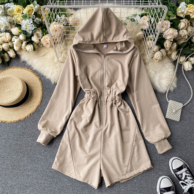 Sieviešu ikdienas kombinezons ar kapuci un rāvējslēdzēju