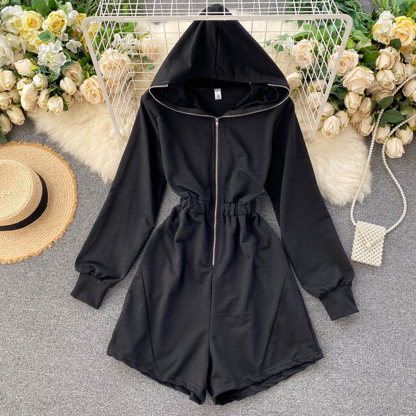 Sieviešu ikdienas kombinezons ar kapuci un rāvējslēdzēju